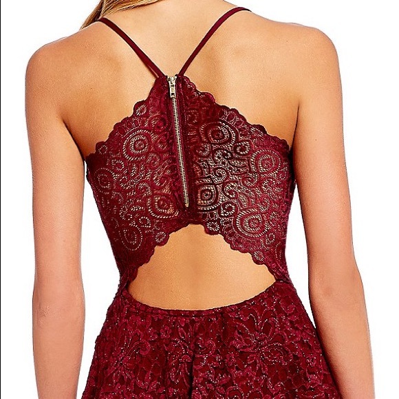 V-Neck Red Lace Dress w/ Open Back - Picture 6 of 6